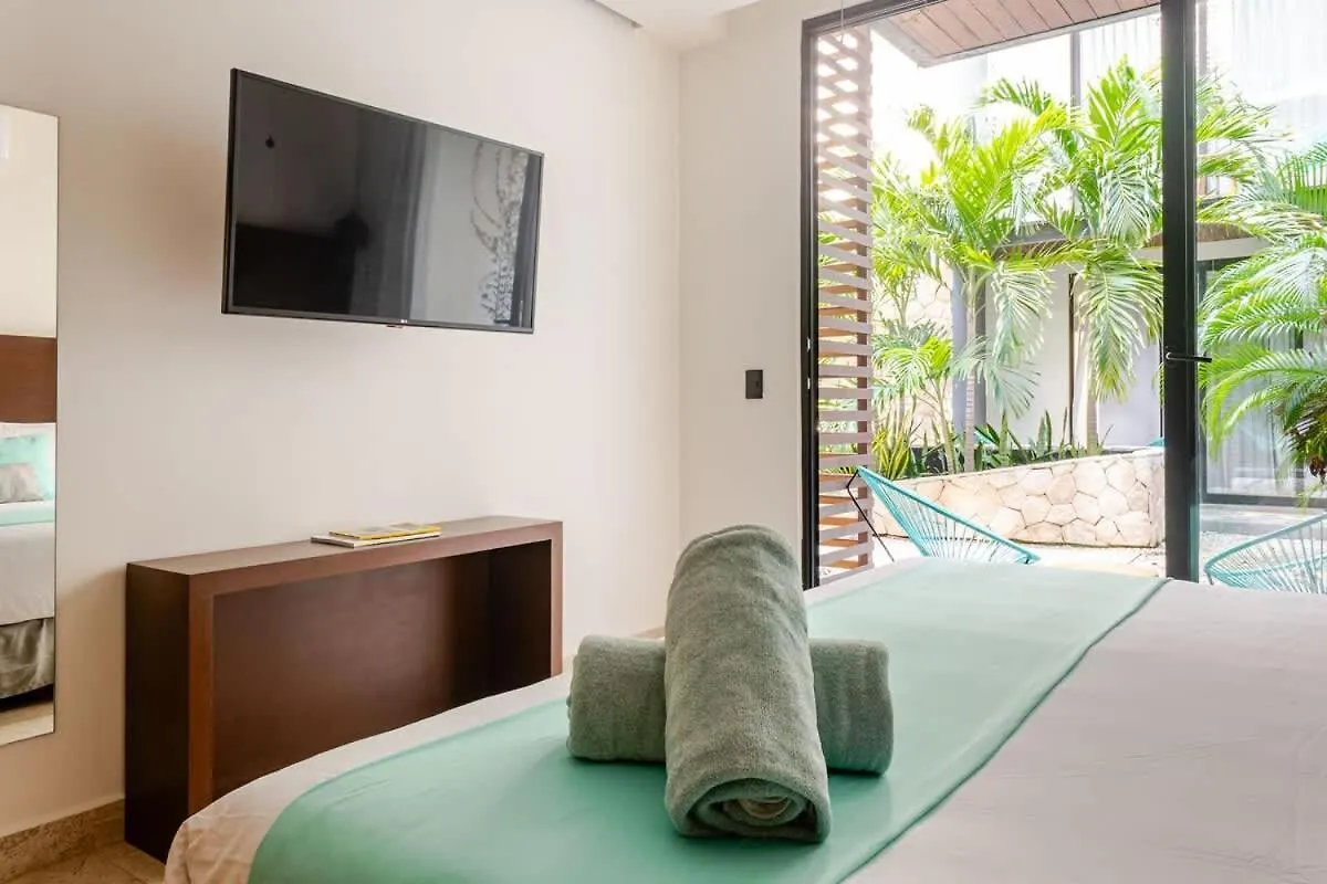 Central Playa Del Carmen Master Suite With Rooftop Pool And Gym Wifi Free Parking Near Beach Apartment