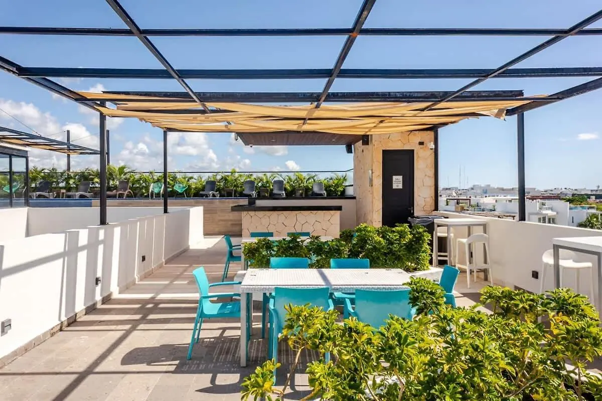 Central Playa Del Carmen Master Suite With Rooftop Pool And Gym Wifi Free Parking Near Beach